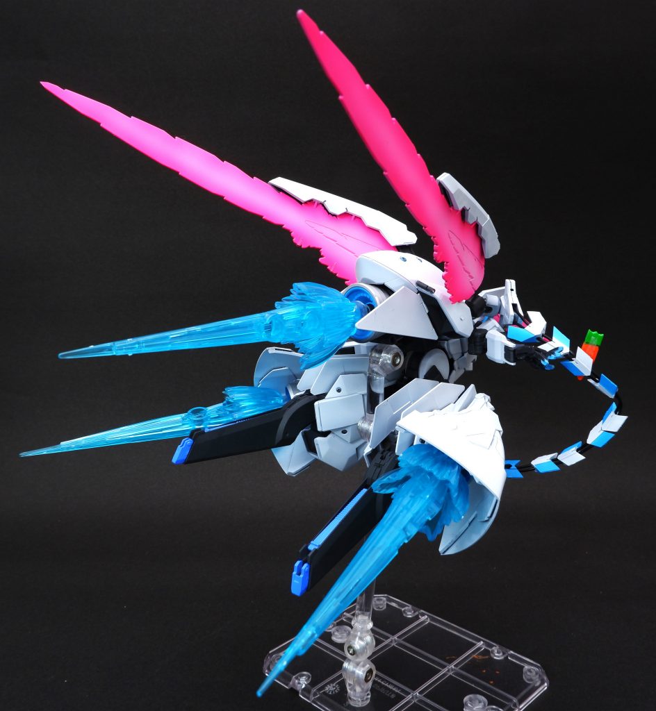 必殺技はビームを展開した状態で突っ込む「ペコランダムブレイク」です。機体名もですけどオリジナル曲とかけてます。ナカノはダジャレがすき。