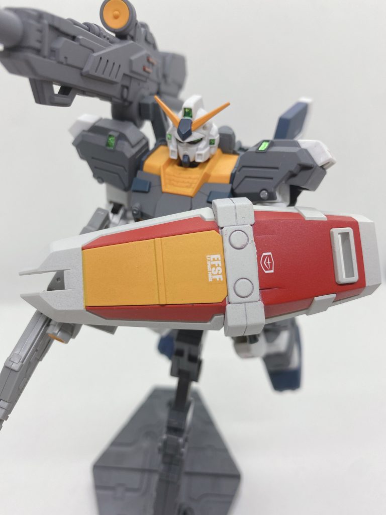 ラピーテープを使ってみたんですが難しかったです。しわしわです。一度粘着力を落としてからのほうがやりやすいのかもしれません。小さいから切るのも難しい。