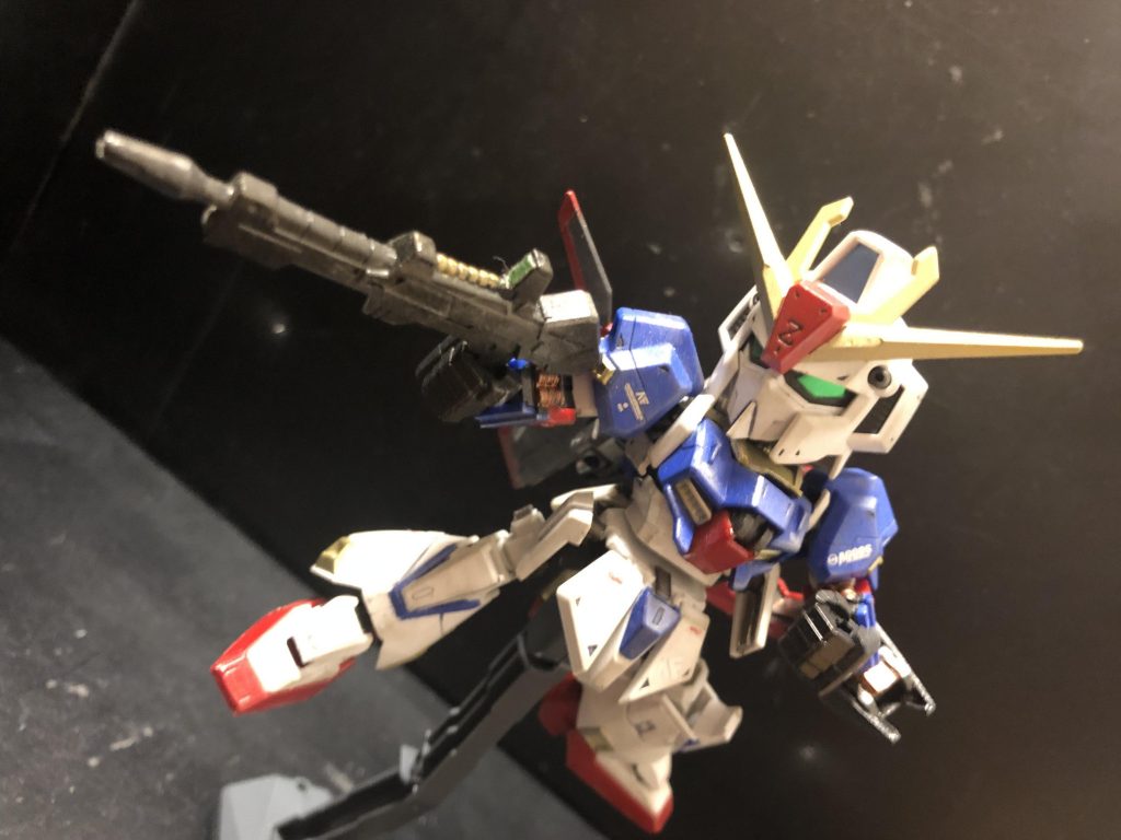 ベースになってるキットは、クロスシルエットZガンダムです。後に可変用のフレームが発売されましたね〜。この可変ギミックを作った時は、まだ可変用のフレーム発表前でした。可変出来そうだな〜って思ったんですよ。やっぱりでしたw