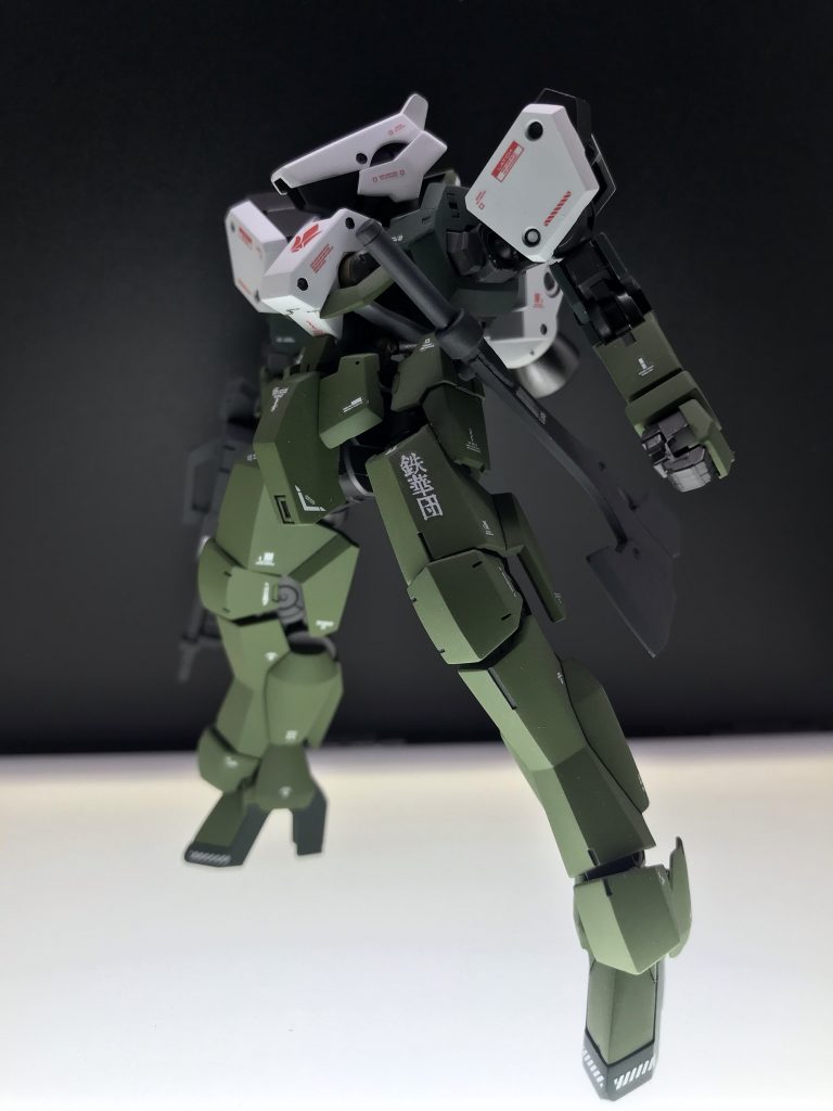 ノーマルのグレイズに白が加わるだけでここまで印象が変わるのも、面白いポイントですね。