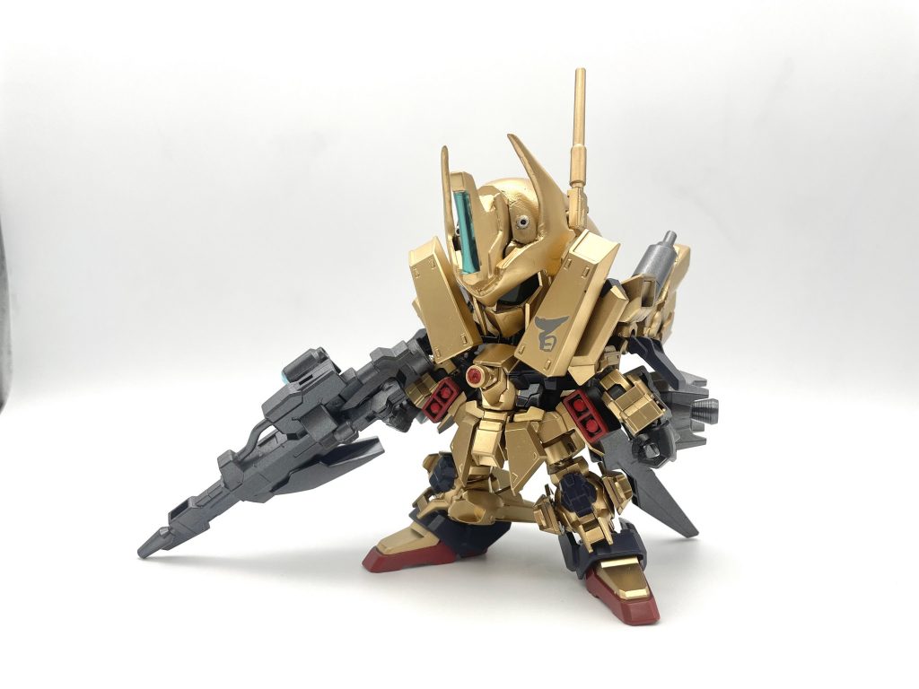 特徴的な頭部のみプラ板とパテでスクラッチし、それ以外の部分はすべてミキシングビルドで再現しました。GWの休みを使った3日で組み上げました!