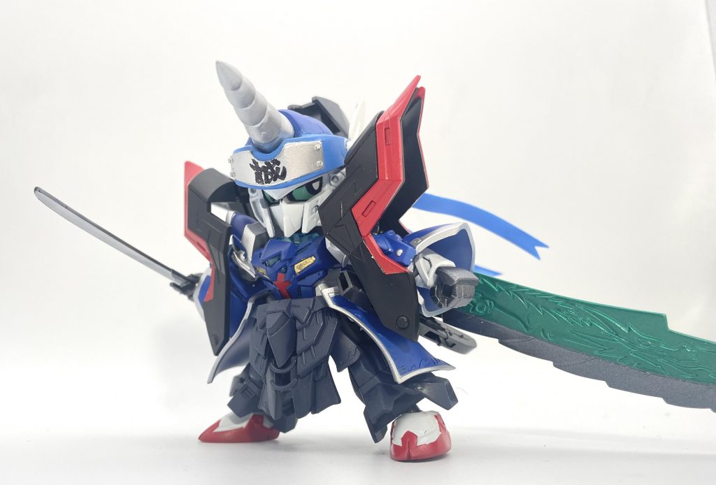 サイドスカートはベンジャミンV2、膝はライトニングガンダムで袴っぽく。胸と脚は佐助、肩は悟空、腕は張遼ゲルググの足を佐助の腕の上にかぶせてます。刀は信長エピオンから拝借。