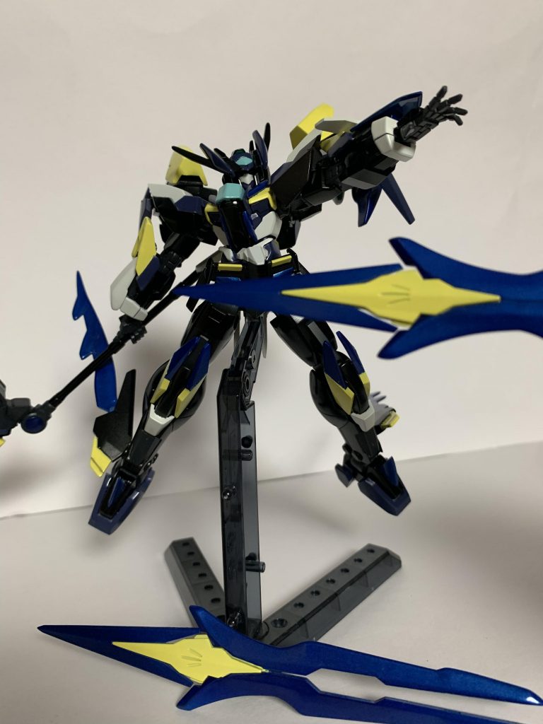 各GNドライブに搭載されていたGNパルチザンビットです。クロスさせるように配置することで強力なGNフィールドを生成可能で、GN粒子を圧縮してそれを雷のようなエネルギー弾を発射可能。