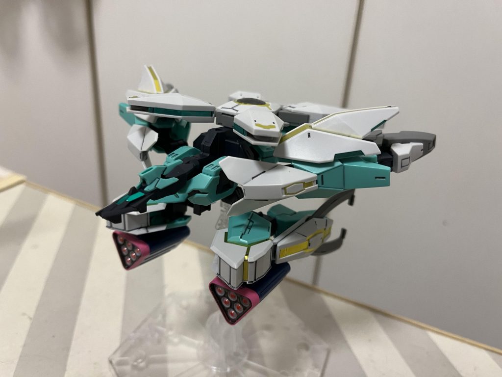 おまけ2装備穴が汎用化しているということで、サターンを持ってこれるということは逆もまた然り。イフリート改のミサイルも色々な物につけられそうです。何となくネプテイトにつけて、爆撃機っぽく。ヴィーナスアーマーに付けられれば、かなりそれっぽいと思うのですが、ウラノス、サターン、ネプチューンの後期型アーマーしか肩のハードポイントが無いんですよねw