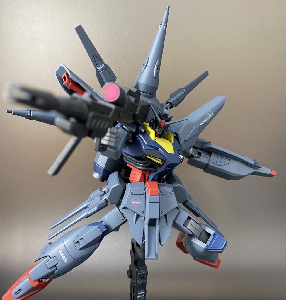 背面のドラグーンユニットはそのままです。