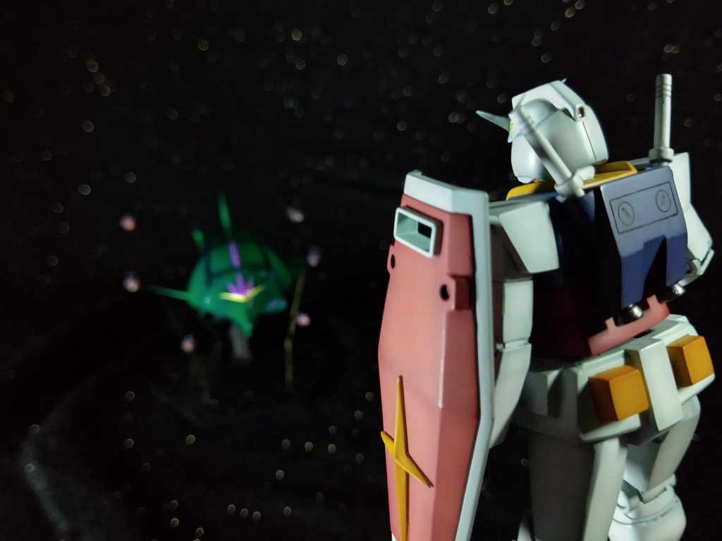 ララァスン専用モビルアーマー–9枚目/制作者：ナカシー