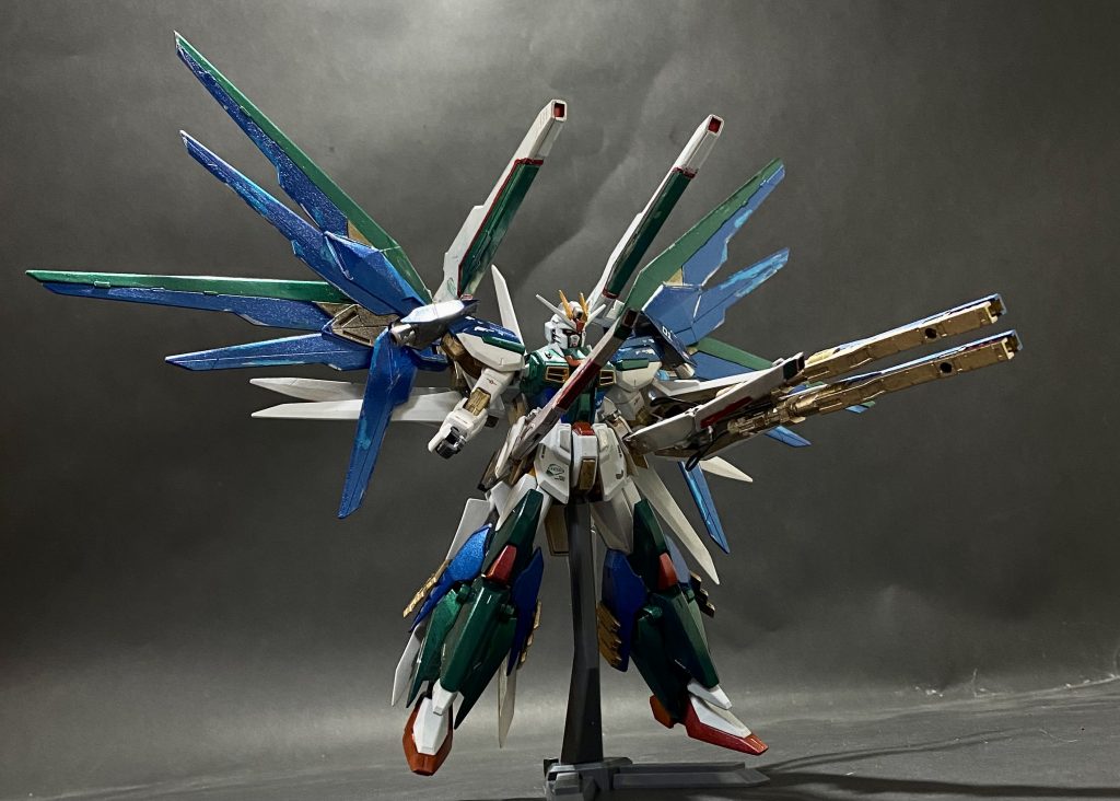 ミキシング内容は胴体、頭→フリーダム足→ゼルトザーム腕→ウィンダム(肩に30mm)盾→フリーダム(30mm武器接続)パックパック→ギャラクシーブースター+フリーダムやっつけなんで粗は見ない方向で😆