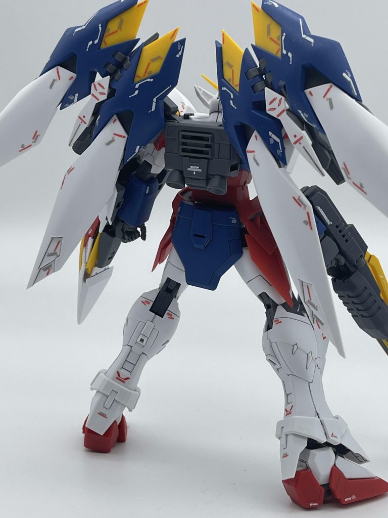 接地性は問題ない印象でした。専用デカールがどこにも売ってないですね。ver kaのデカールを使いました。デカールを選ぶセンスが欲しいです…