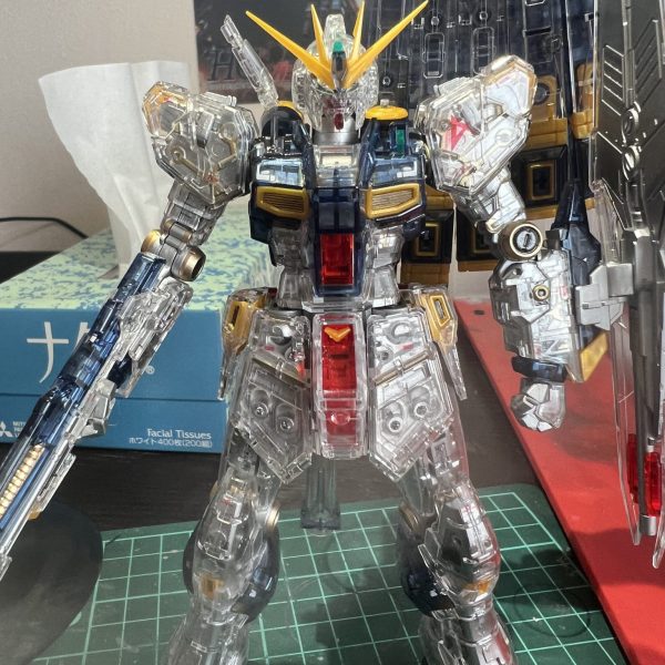 RG νガンダムクリアカラー
