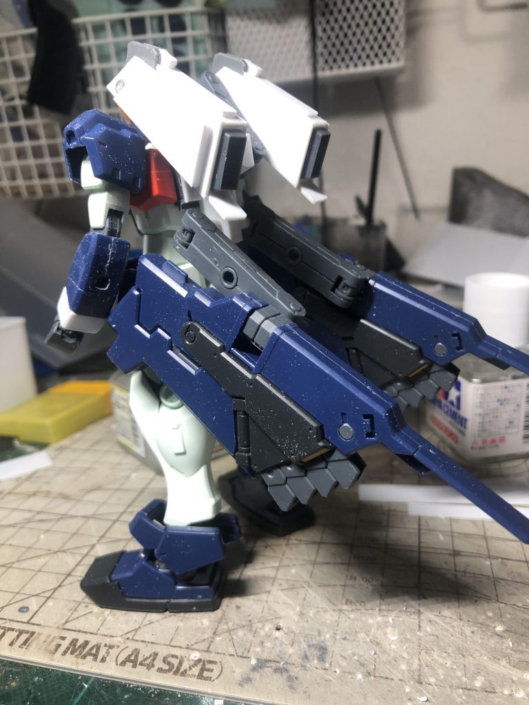 ミキシング元が分かります。紺はヘイズル&フルドド。薄緑&オレンジはGM/GM。背面の白いブースターはプラ板です。