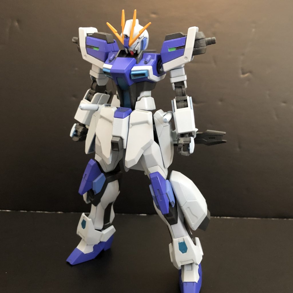 装備なし状態。今回はヒロイックなカラーリングにしました。