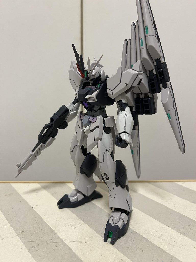 ストレートに組んで、一部をガンマカで塗装しただけのお手軽品。少しゼルトザームを意識して、頭部アンテナを赤くしてみたのが密かなこだわりです。…ライフルの銃底にあたるところ、アルスアースリィの部品を外し忘れてますね、、