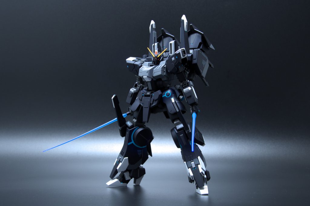 キットに柄はあってもビームエフェクトは付属してないので、RGフェネクスから拝借。