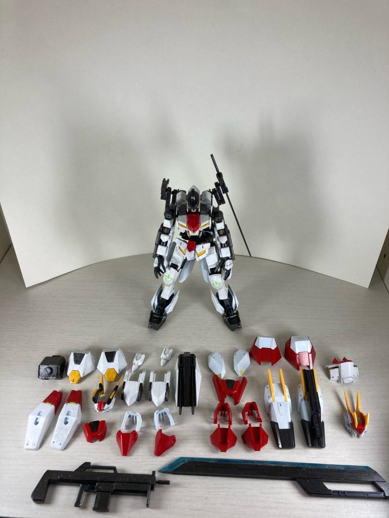 剣武と剣武斬は換装可能。装備一式並べてみると何処が変わったかよく分かる。