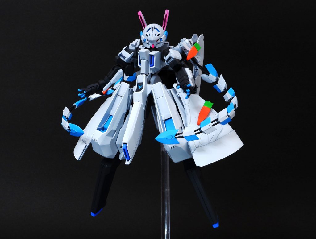 ぺこらさんの通常衣装をMSに落とし込んでいます。特徴的なスカートの意匠はSDWのデスティニーから。髪はMGSから流用しマスキングによる塗り分けで再現しています。