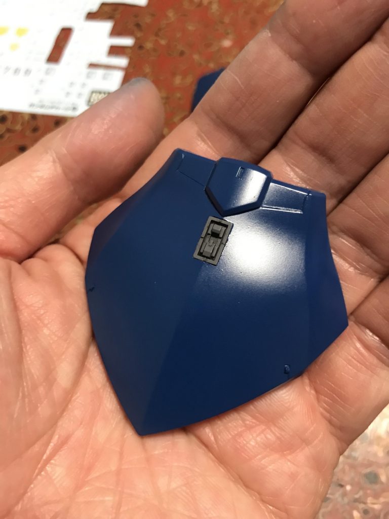 塗装に関しては、今回は青がかなりの難産でした。塗ってはシンナードボンを繰り返す事4回…自己最高記録更新w💦カラーレシピ青:ブルーFS15050ブルーインパルスカラー&インディーブルー紫:ガイアダンバインカラー・オーラパープル腕・足丸部分:ガイアエルドランカラー・ライラック内部フレーム:グラファイトブラック