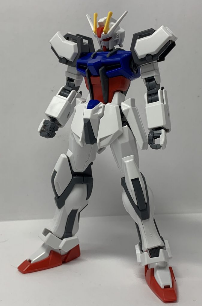 ストライクガンダム素体立ち姿。