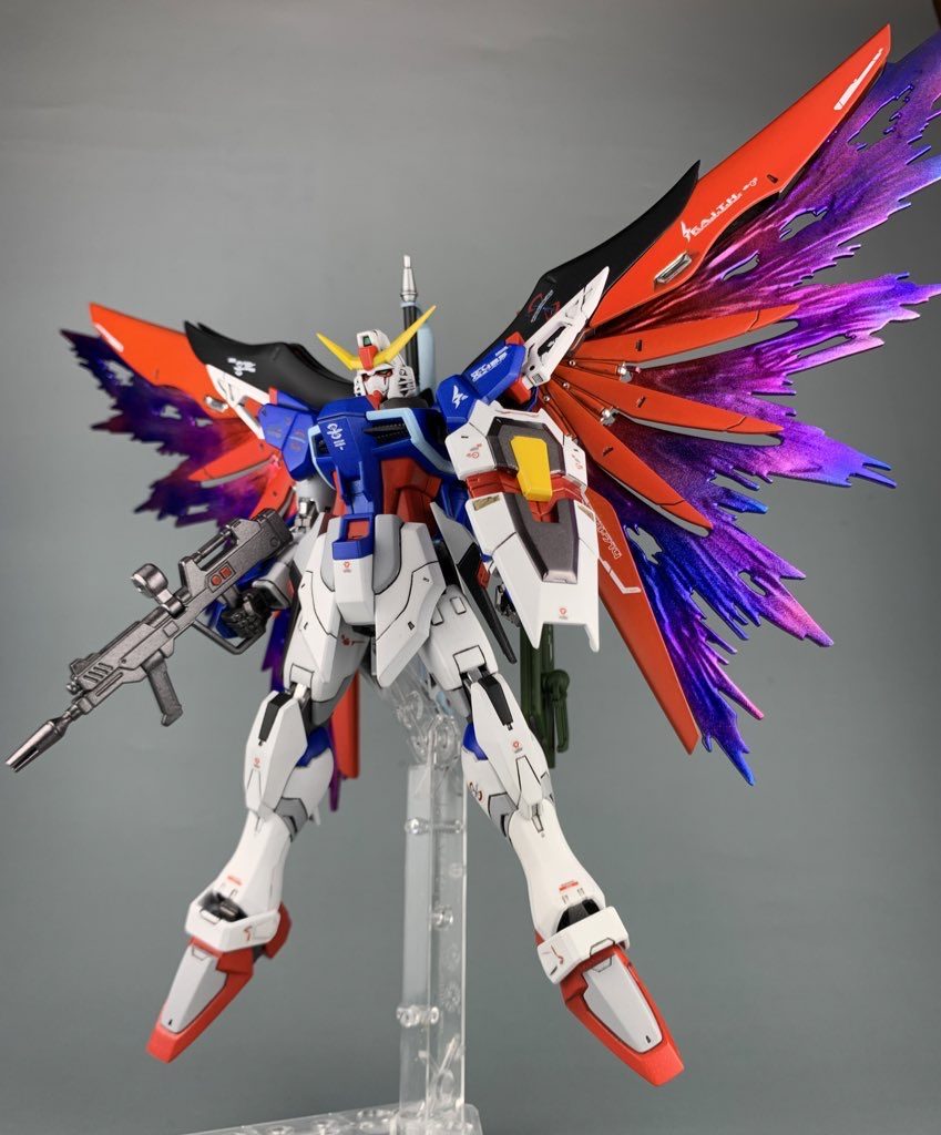 改造ポイントは・両肩をパテで形を変更・バックパックにパーツ追加・各部をシャープ化・各部に筋彫り追加です。