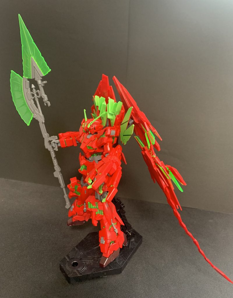 元々ユニコーンガンダムは好きな機体ですし、フェネクスも好きだったので迷いなく購入しました。