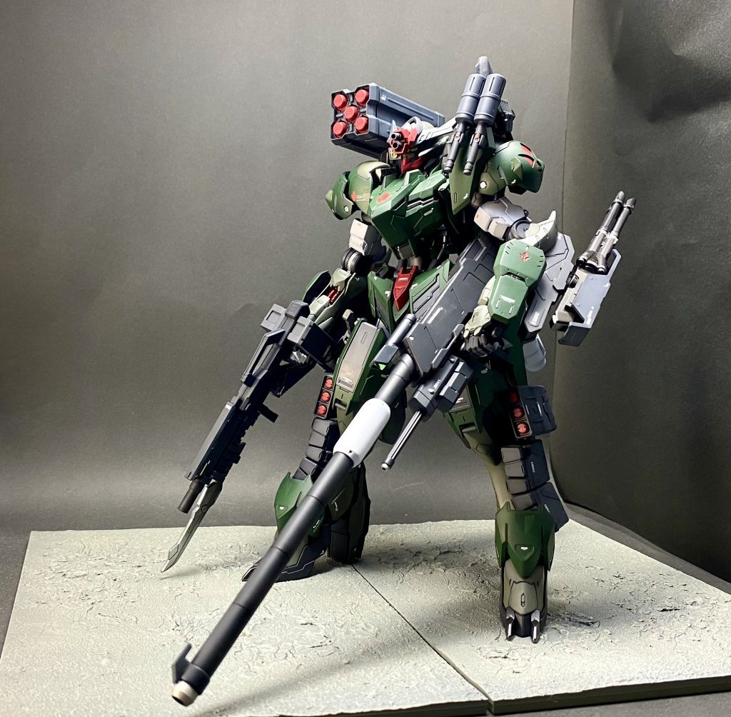 とにかく武器盛り盛りです、