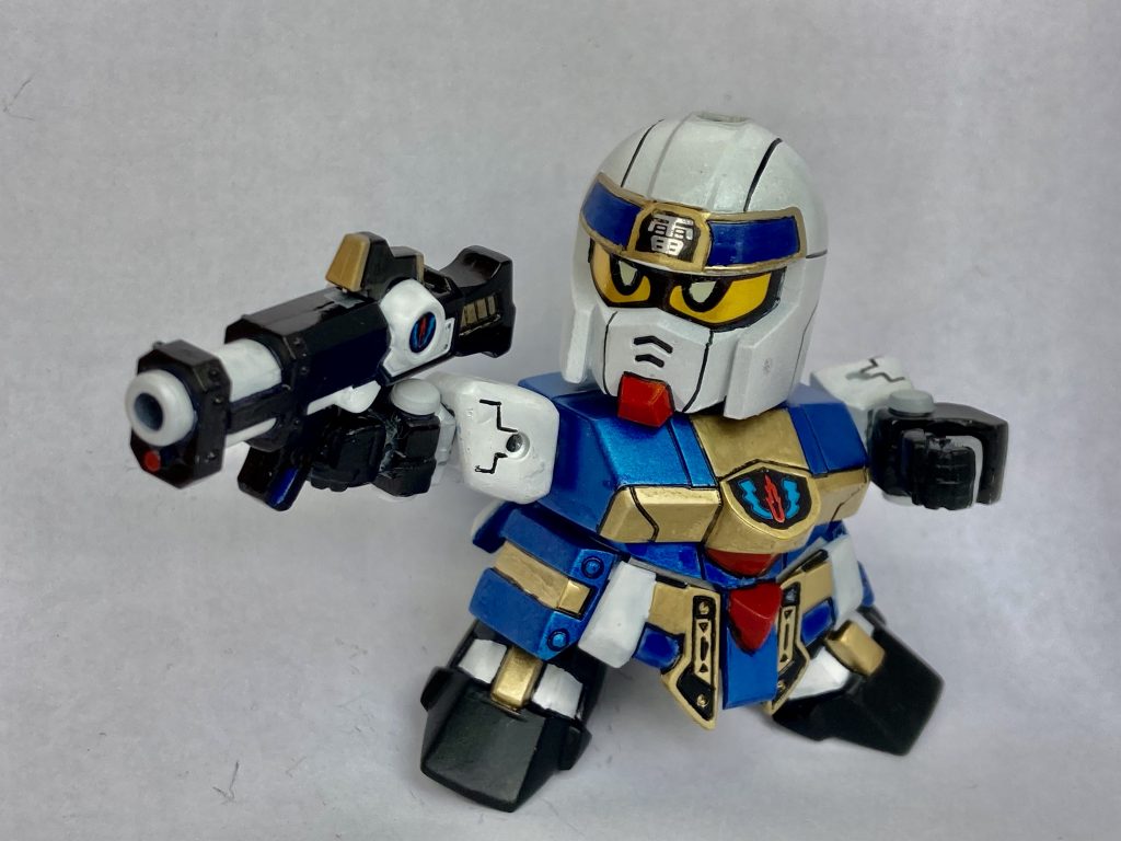 今回は可動控えめ。瞳はレジェンドBB武者頑駄無の余りシールを流用して少し大きくしています。