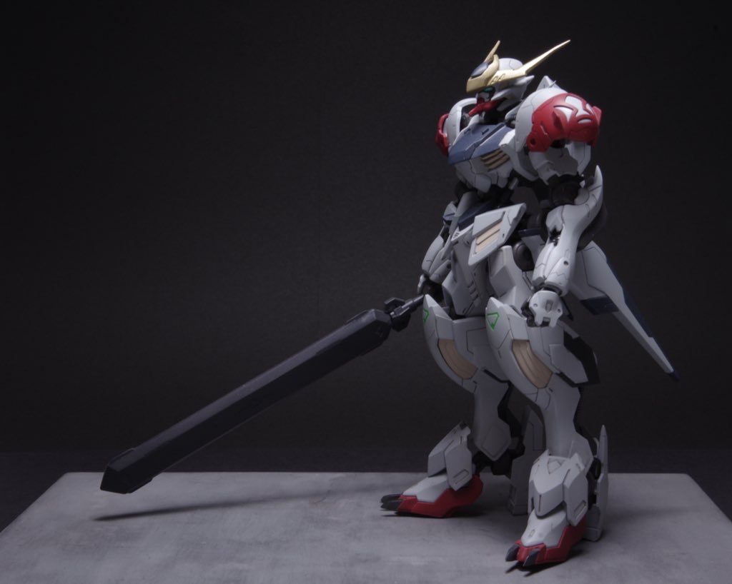 大きなアレンジは加えていませんが、フレーム以外の配色を旧日本軍カラーで統一することで、オリジナルよりやや落ちた渋い雰囲気に仕上げました。