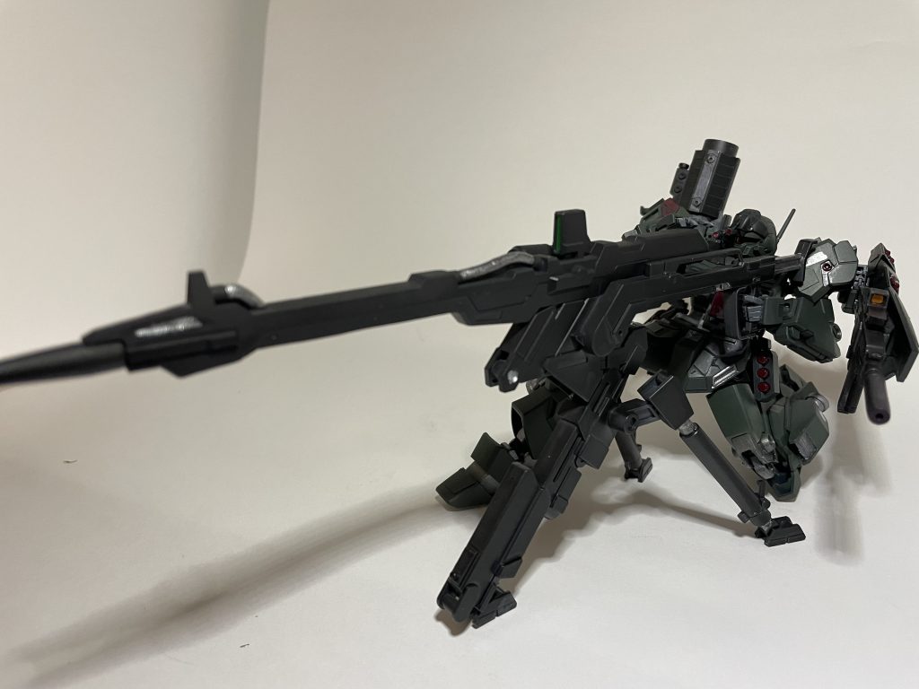 スナイパーライフル構えるとカッコイイですね