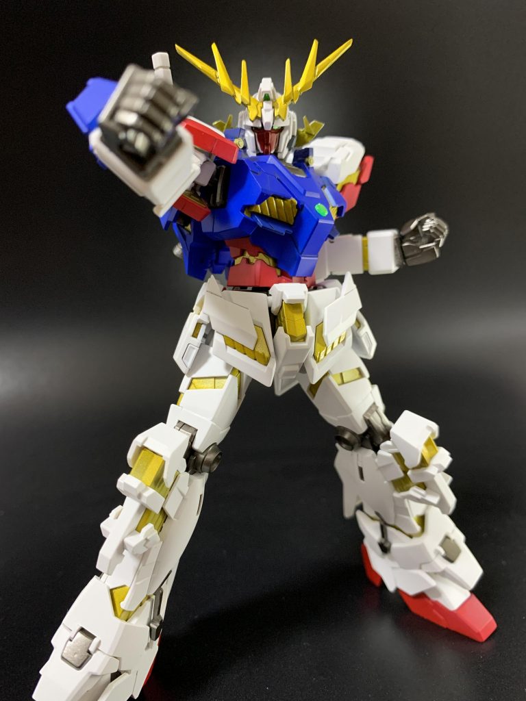 未来の拳法、ビスト神拳で戦うぞ。