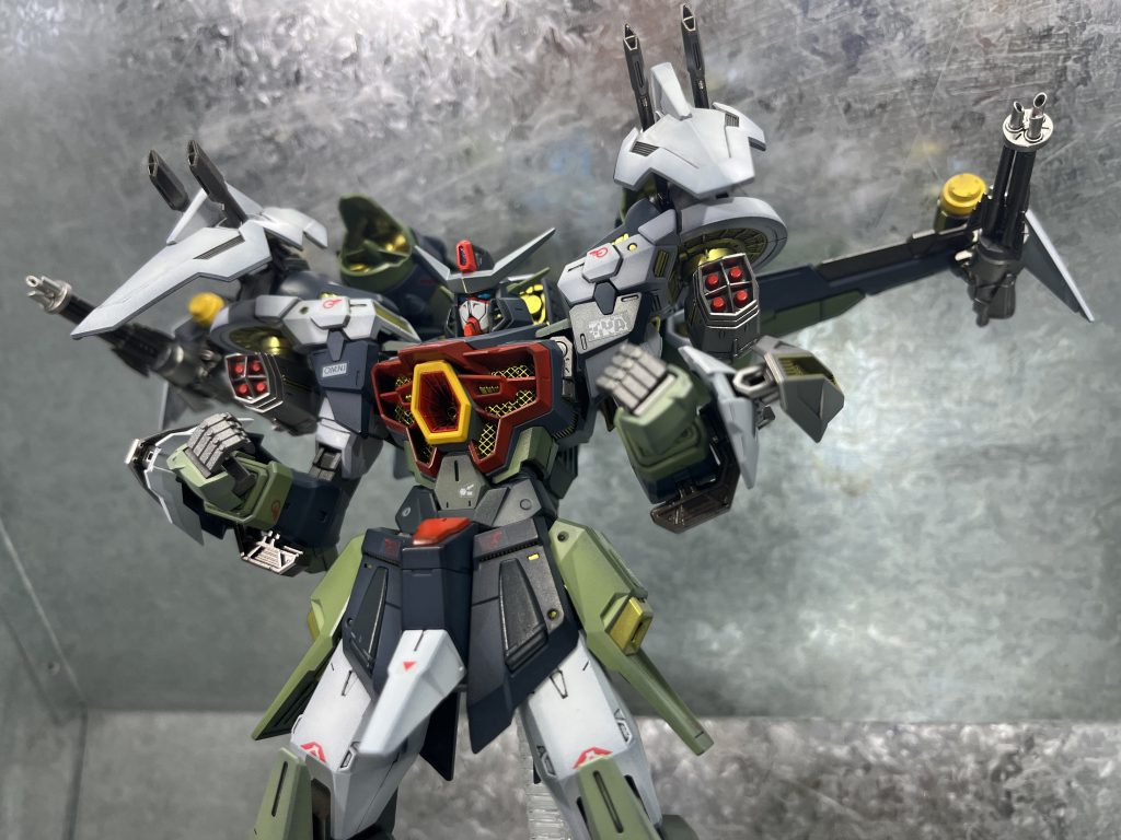 肩の武装の可動域が大きくシールドの向きもかなり自由度が高いので、ポージングしやすい!