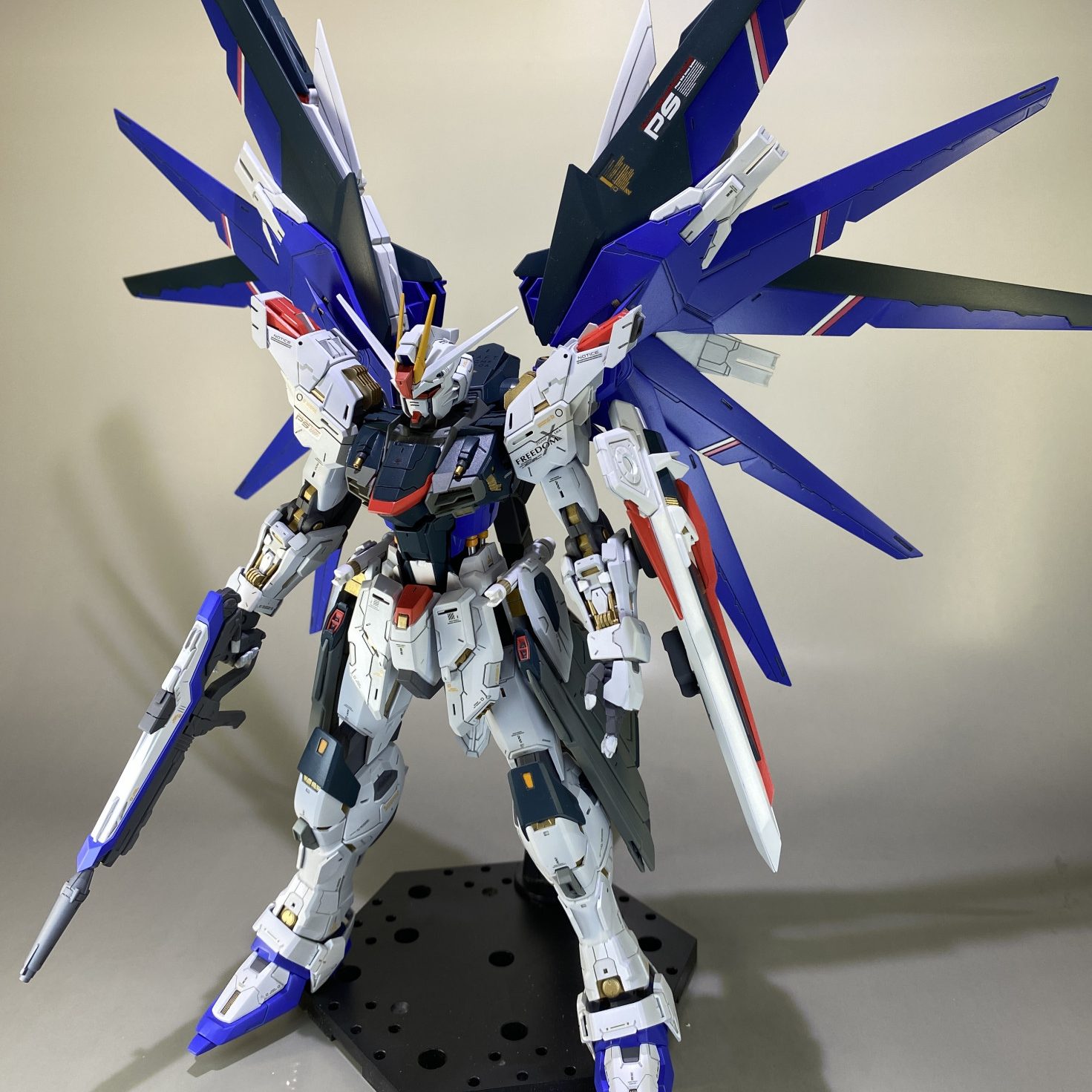 MG フリーダムガンダム Ver.2.0｜Nu11さんのガンプラ作品｜GUNSTA 