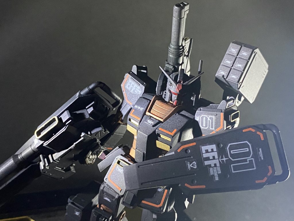 最終的には黒サフ、付属シールで仕上げ。