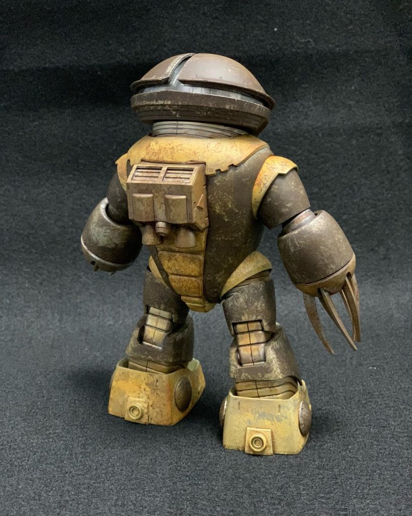 バックパックと手部分のシルバーパーツのサビっぽさを特に意識してみました。