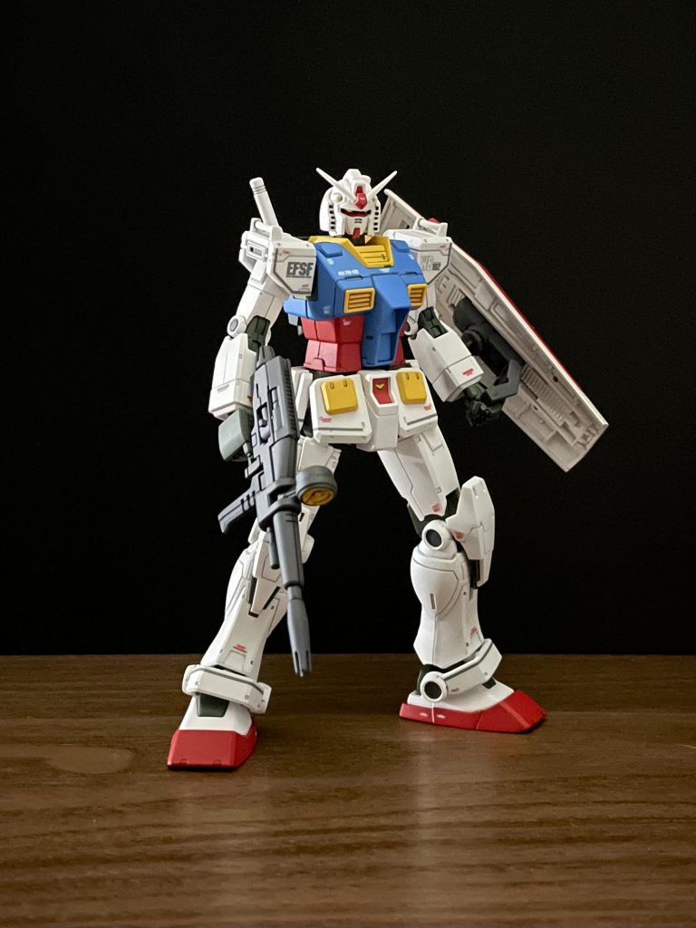 オリジンガンダムの中期型ベースですが、前腕は好みで細い方のパーツを使用しました。