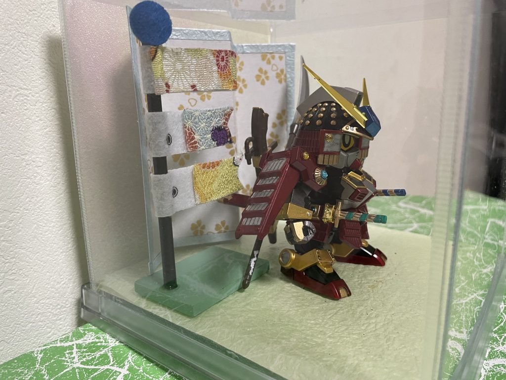 子供も喜んでくれたのでよかったのですが、本当はMGの武者ガンダムを作るはずだったのですがね、まだ積んであると言う∑(ﾟДﾟ)