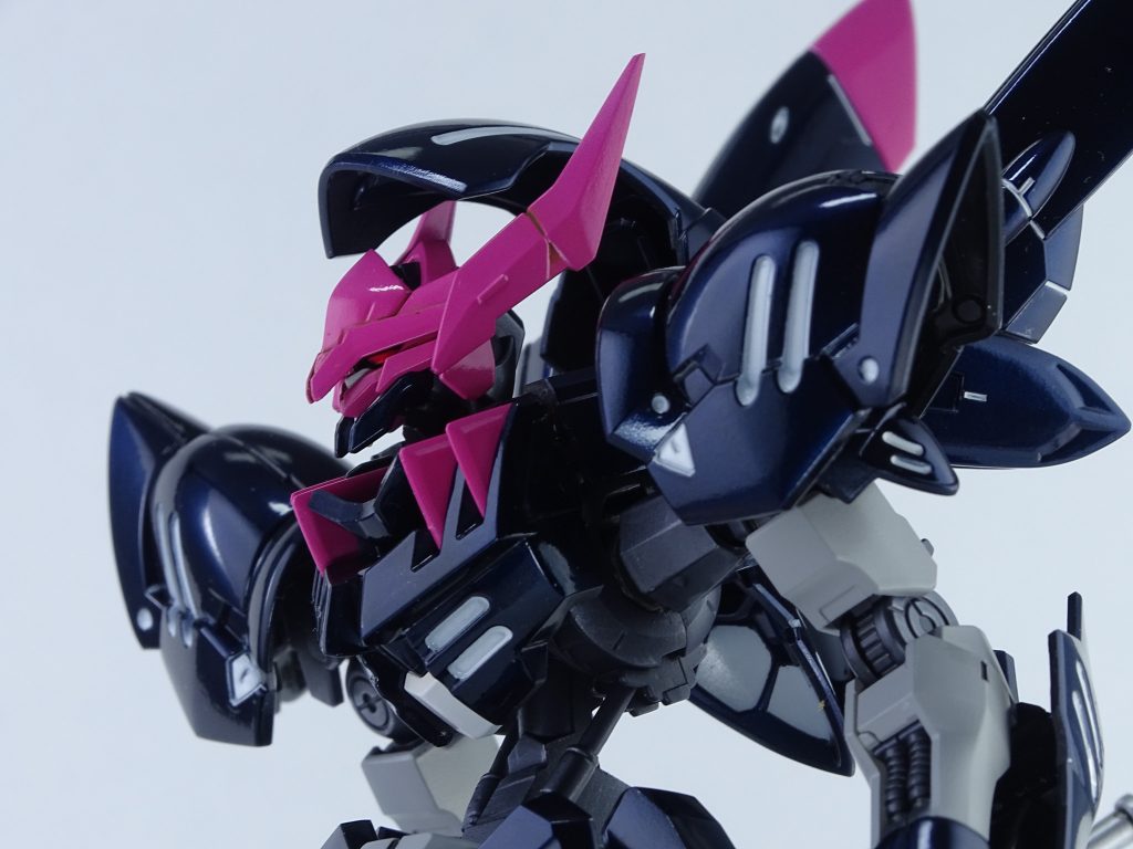 フードで隠れていることが多いけどマスクも好みです