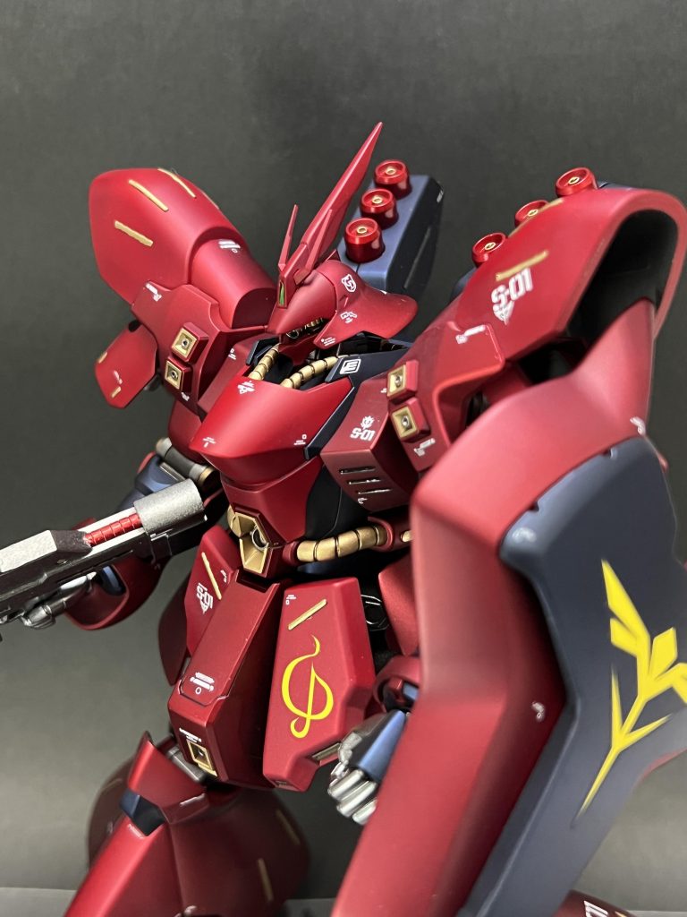 以上HGサザビーでした。サザビー好きな機体なので、今回改めて制作できてよかったです。マットキャンディ塗装キレイに仕上がるので好きなのですが、まだまだ改善できる所あるのでこれからもやっていきたいです。