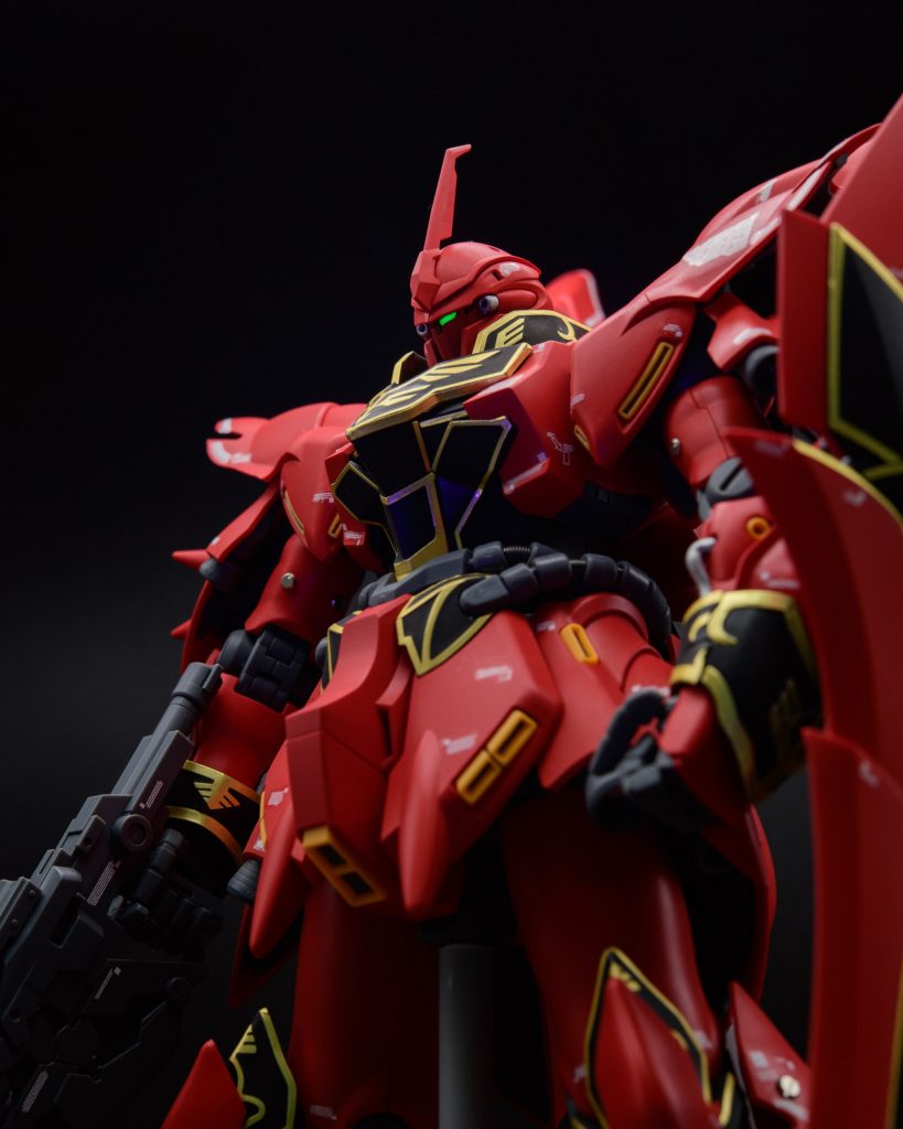 首を少しだけ延長して顎を引けるようにしました。