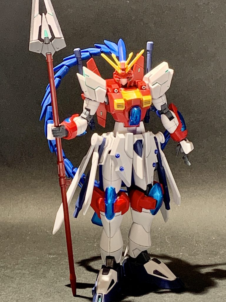 エッジの効いた手足を丸みのあるカミキバーニングに換装(真マスターの余り物)、余剰パーツのゴッドのフィンはサイドスカートに(他の方の作例を参考にしました。)、足はカミキバーニングのままだと小さく足が太く見えるので、ブレイジングを使用。ポリキャップをカミキバーニングの物に差し替えるだけで簡単に換装できます。また、煌ギラーガの尻尾をポニーテールにしてなびかせてます。が、頭部が重く支えきれないので、ポリキャップを瞬間接着剤で太らせ首の強度を増して対処。この方法は関節のへたりにも効くのでお試しあれ。