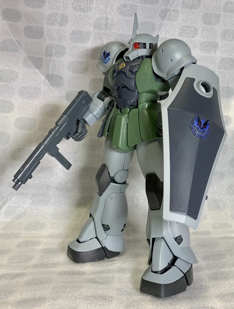 とは言えど本当に予定外でこれ以上予算かけたくないのとマット機と差別化を図りたかったのでFかS型を素体にしようと検討した結果積のドズルザクを崩す贅沢モデリングさよならドズル本当はザク改マシンガン持たせたいけど流石に簡単に買える価格では・・・引越しの時に持って来ていればと大後悔