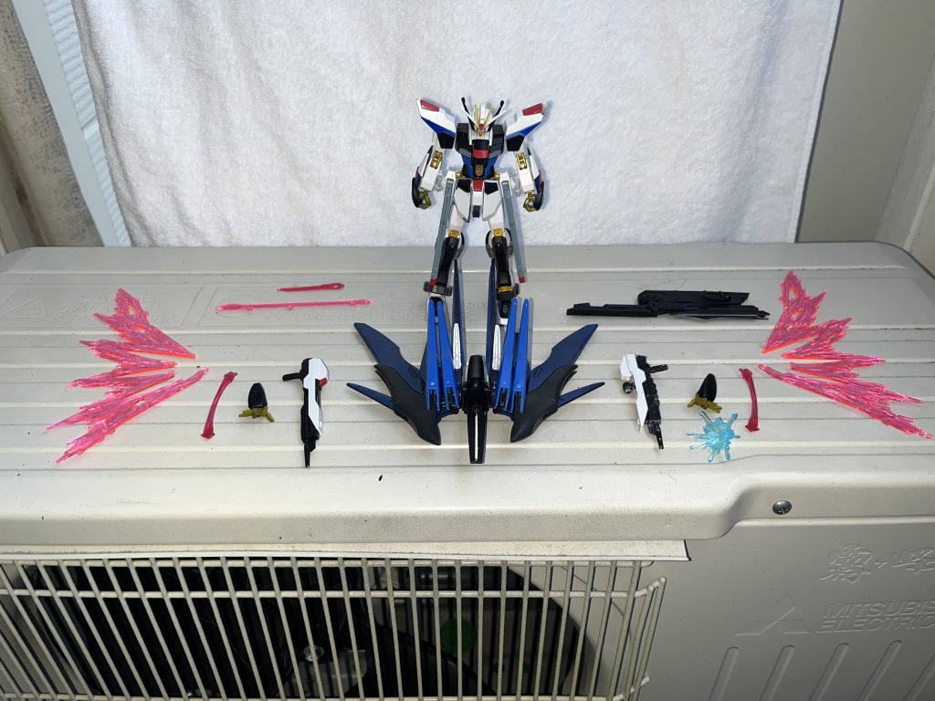 この機体を作成するにあたって、今までよりも力を入れて塗装や時間をかけました！もし良ければ、「かっこいい！」や「もっとこうした方が良い！」といったコメントを、頂ければ励みになります！ご観覧有難うございました‼︎