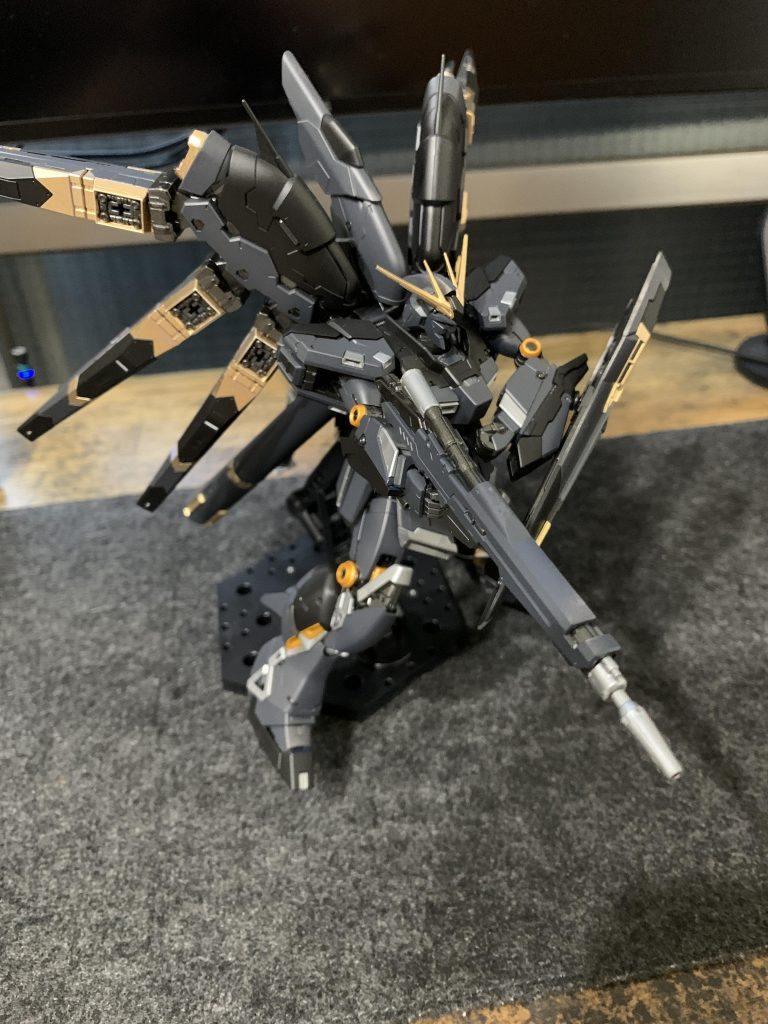 バンシィカラーでHi-ν–2枚目/制作者：@chainless_saw