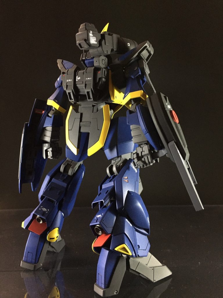 ガンダムMK-Ⅱのシールドは、マグネットマウントです(´∀｀)短くしてるほうが、似合いました。