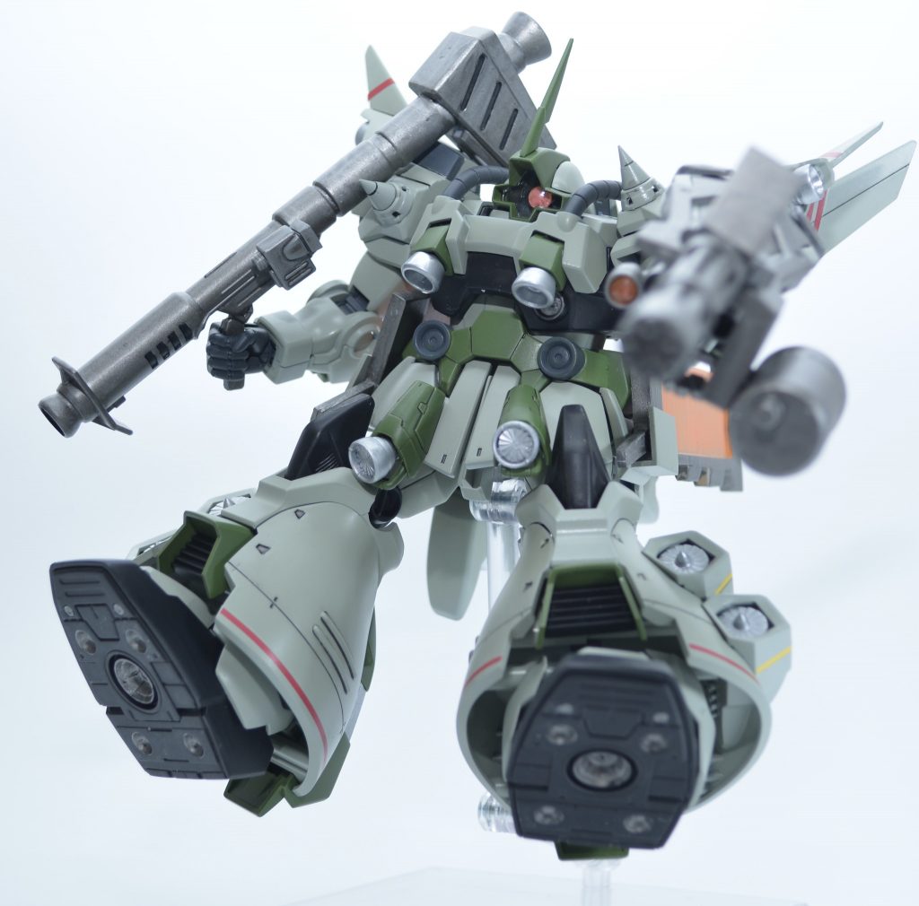 ドムが飛んだ！？スラスターなど色々追加してます笑