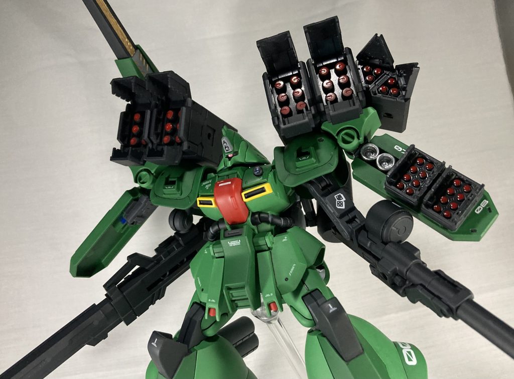 ミサイルポッド、1番から8番まであります