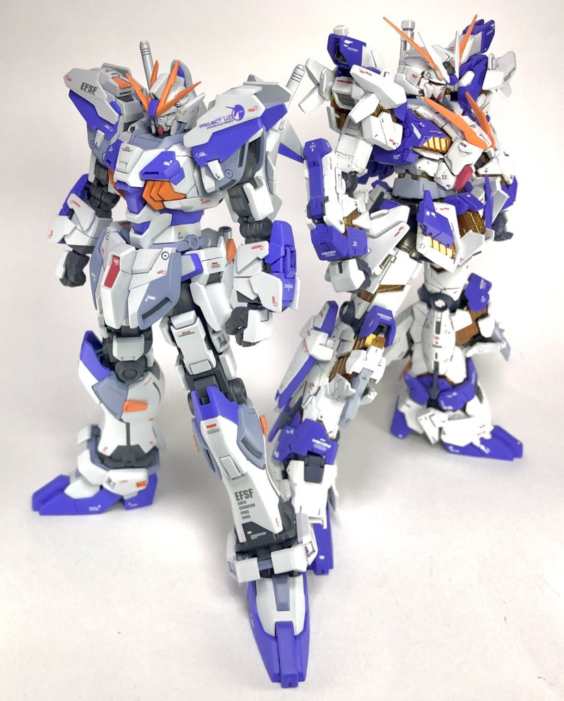 ユニコーンガンダム アルミラージュとの揃い踏み。脳内設定的にも実際の製作的にもこのアレンジをナラティブに反映したものです。カラーはホワイトをグレー寄り、ブルーは一段明るい色調としています。