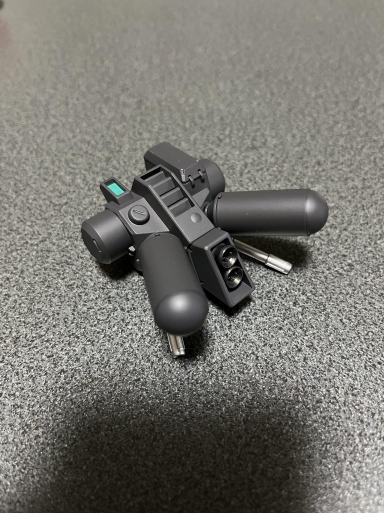 バックパックはこんな感じ接着が必要でしたが意外とジャストフィットでした