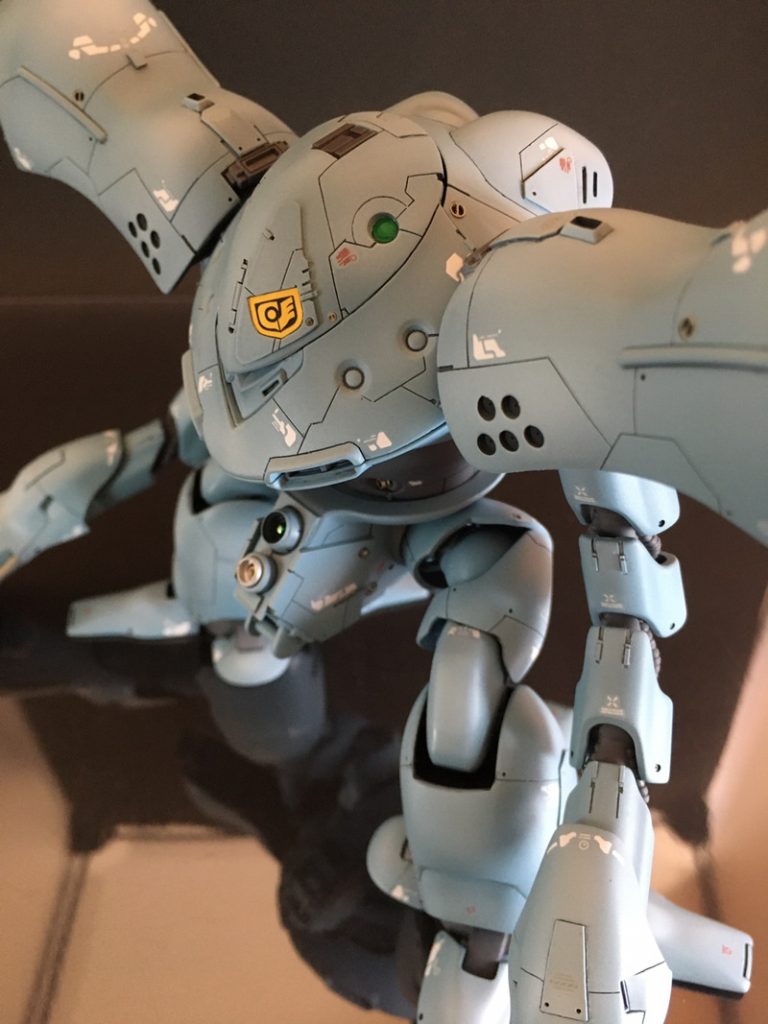 額のマークはキットのデカール。形状に合わせて、プラ材で段落ちさせてるので、カッコ良い、、はず(・・?)