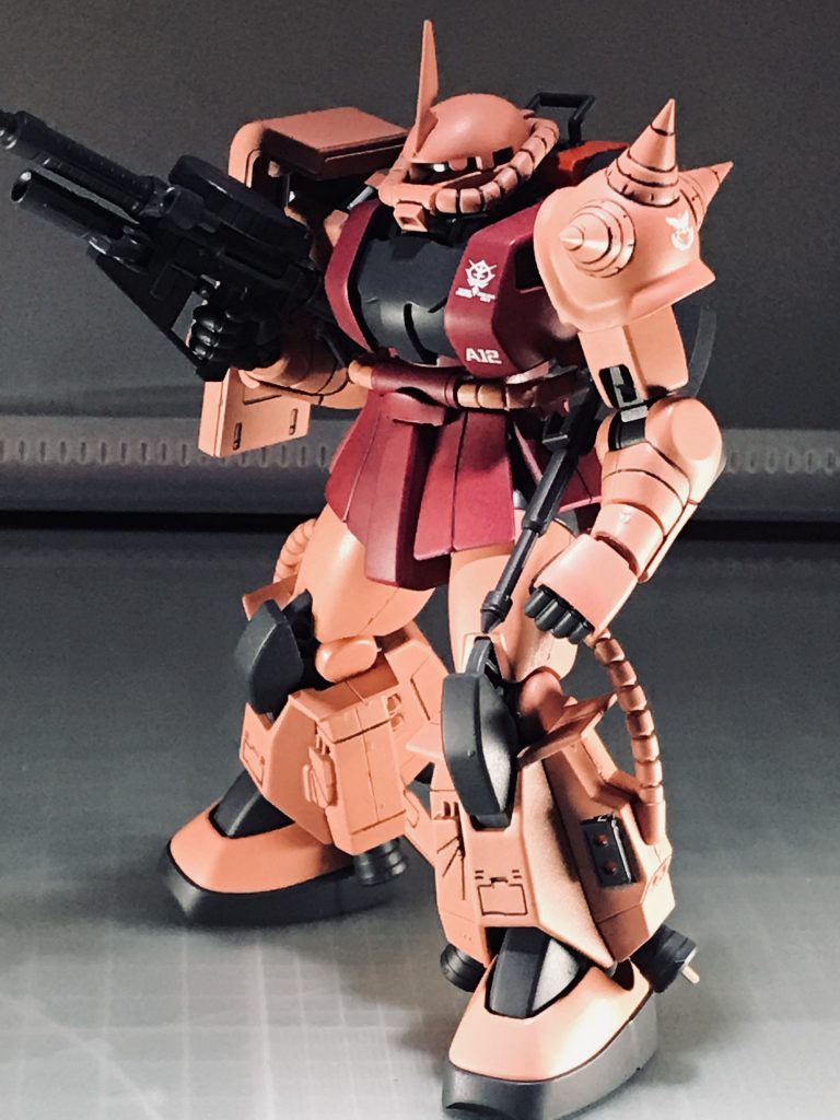 しかし、ア・バオア・クー戦においてジオングを失ったシャア大佐がアクシズへ脱出する際に格納庫にあった同機に搭乗する。連邦軍の重囲下からアサルム等脱出艦隊の血路を切り開く為に奮戦する。・・・あゝもう、妄想が止まりません！シャアザク大好きです！あ、あと改修ポイント続きます😅