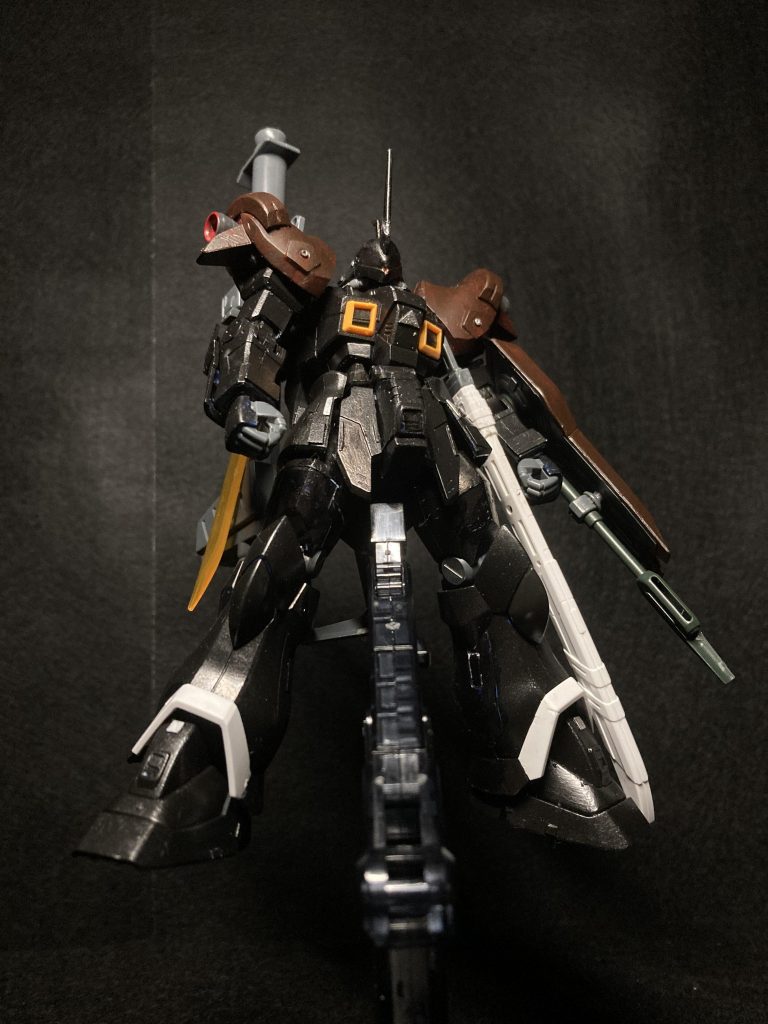 今回はそんなagainstよりキサイチって人が乗ってるこの機体!イフリートグリッチです!このシリーズでオリジナル機体がガンダムでない機体……イレギュラーな存在です!