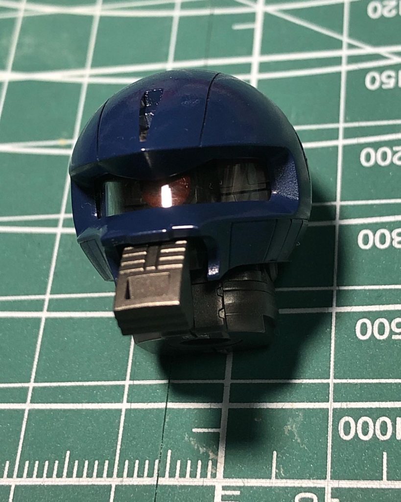 モノアイ部分は赤のキャンディ塗装です！あまり目立ちませんが、こだわりポイントです。